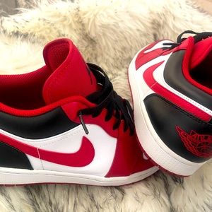 Nike Air Jordan 1 Low OG Red Black White Mens Sz 11.5 super clean